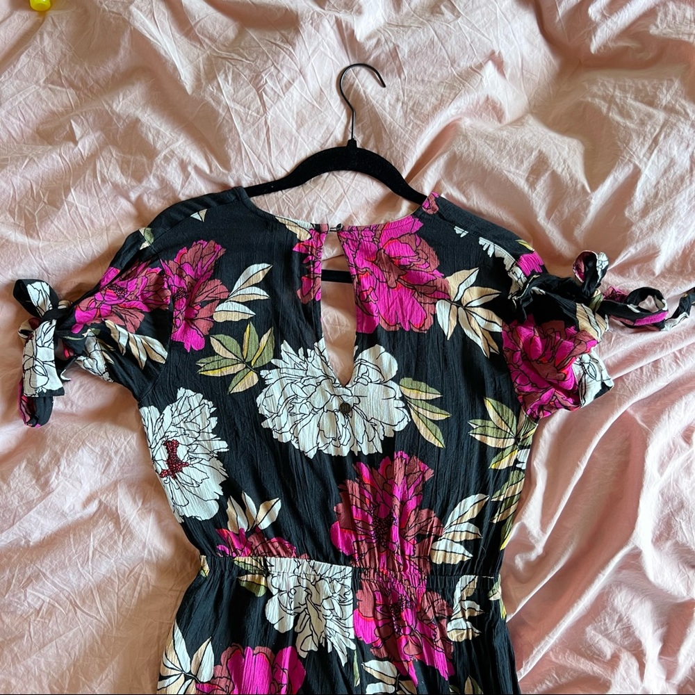 Billabong pink floral jumper